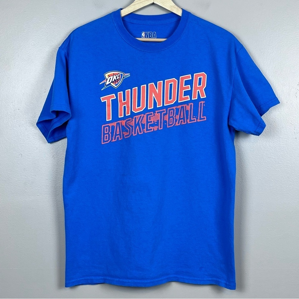 NBA Oklahoma City Thunder Basketball Men's Graphic Print Tee Shirt Size M Sports
